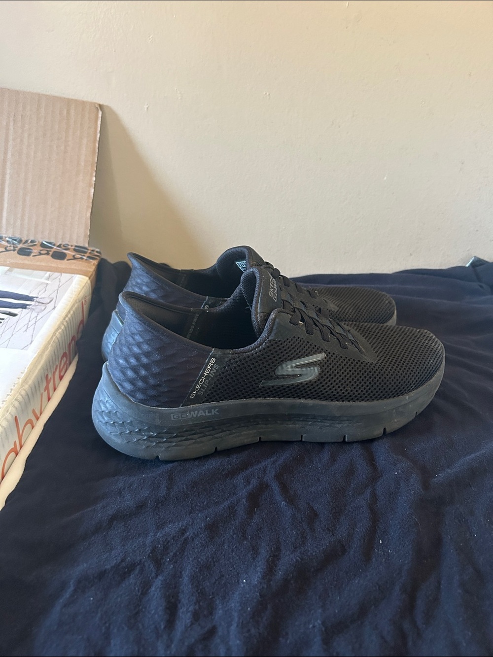 Skechers Black Mesh GOwalk women Walking Sneakers